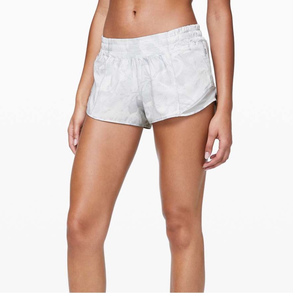 Lululemon White/Gray Pattern Hotty Hot Lined Short 2.5"